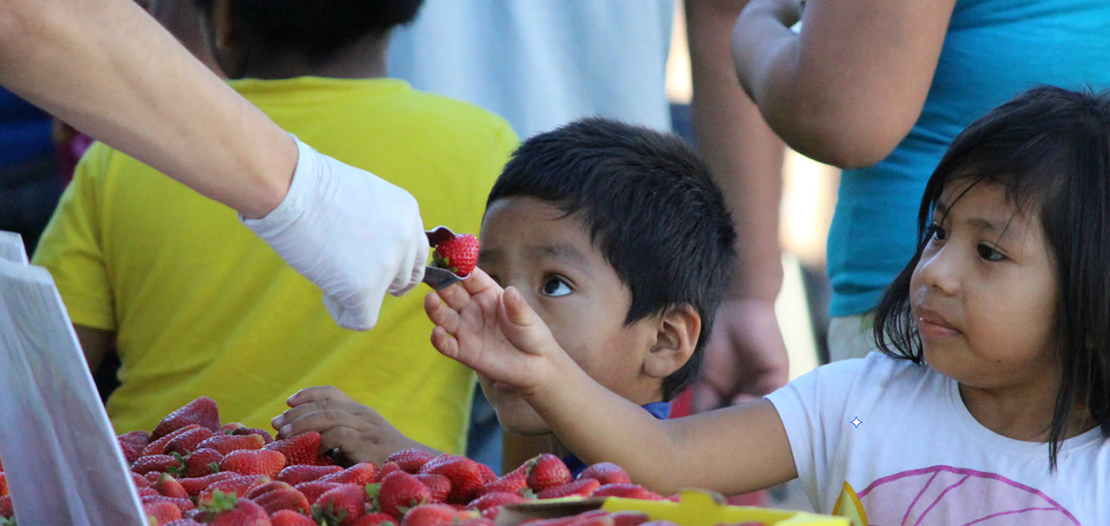 Give-San-Benito-kids-at-the-countys-local-farmers-market